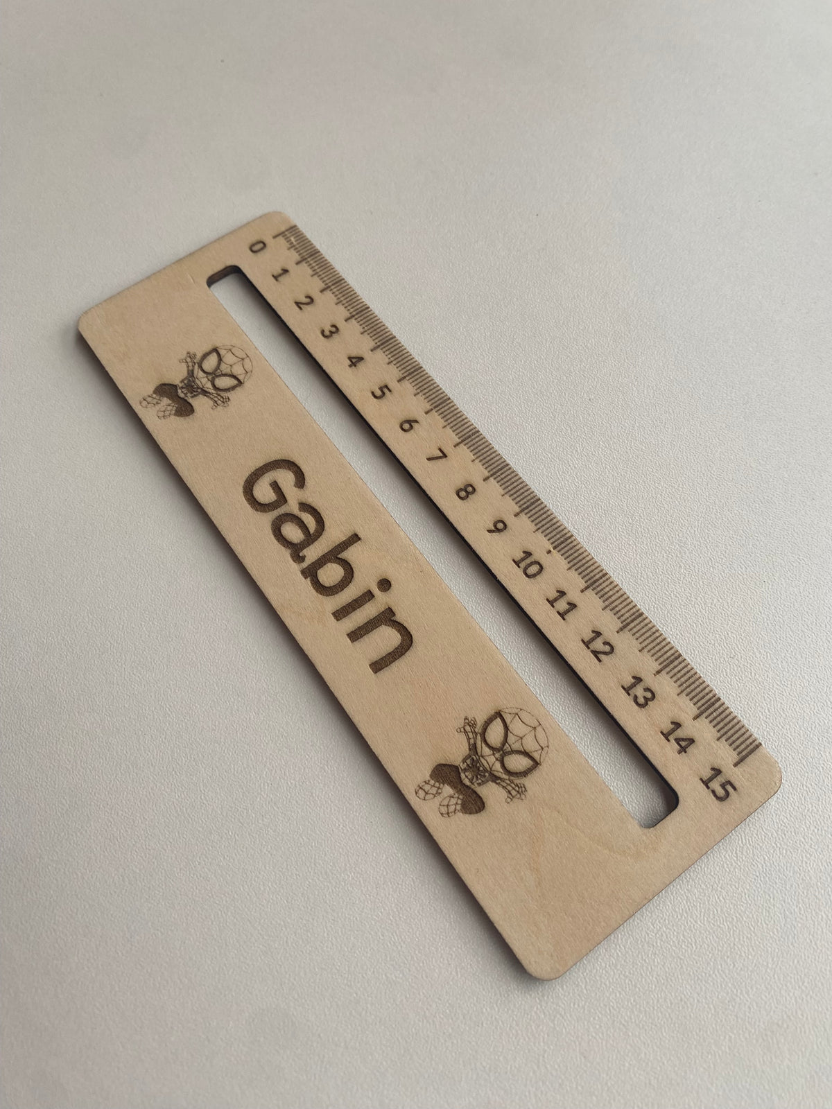 Règle de lecture en bois gravé